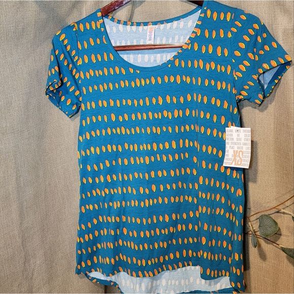 LuLaRoe Tops - LuLaRoe Classic Short-Sleeve Shirt, Women's XS ~ NWT